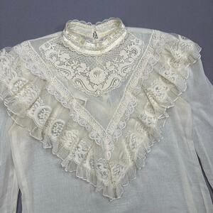 Jessica’s Gunnies Gunne Sax Lace and Crochet Ruffled Cottagecore Blouse